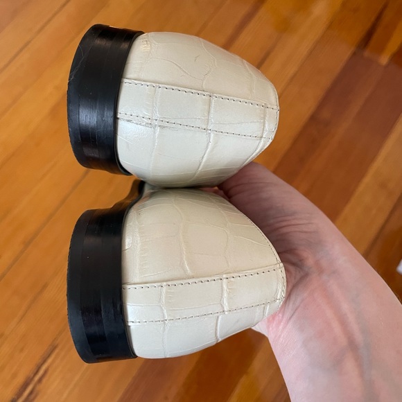 Everlane Bone Croc Embossed Leather 90s Loafer. Fit more like an 8.5 - Picture 14 of 16